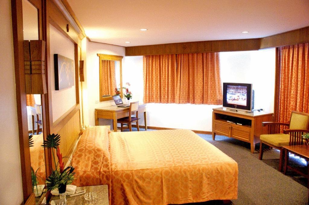 Deluxe Double Room,705734278:JPEG