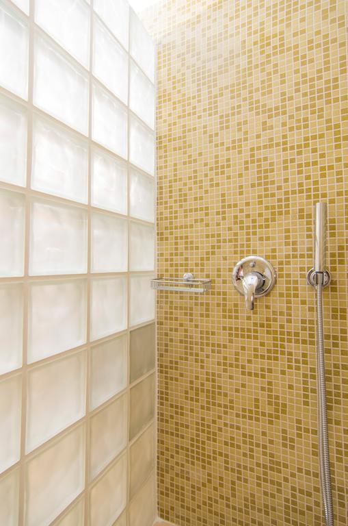 Superior Suite met Hot Tub Buiten