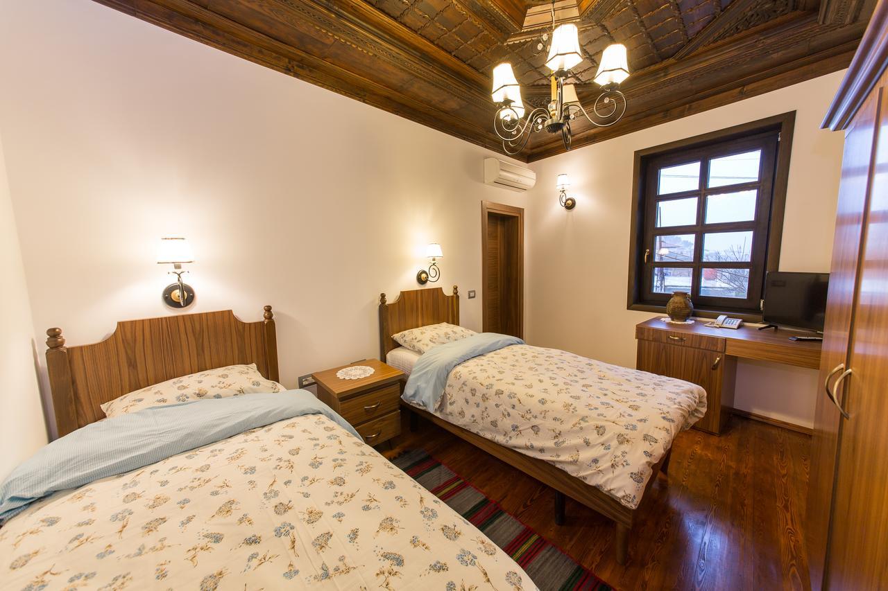 Zweibettzimmer mit Stadtblick