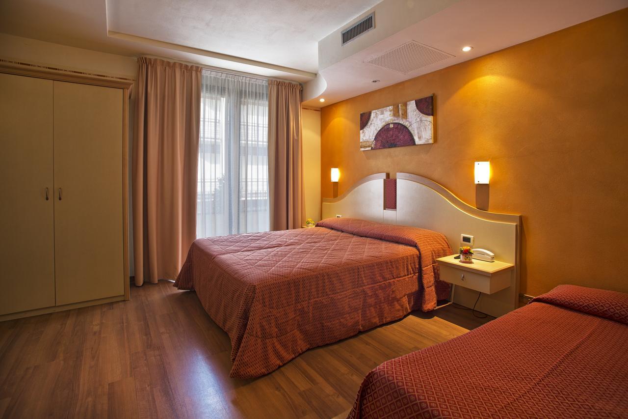 Dreibettzimmer mit Seeblick