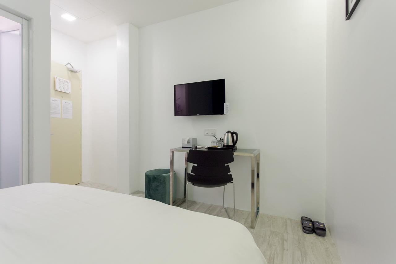 Deluxe Queen Room