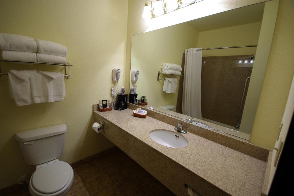 Deluxe Queen Room with Two Queen Beds