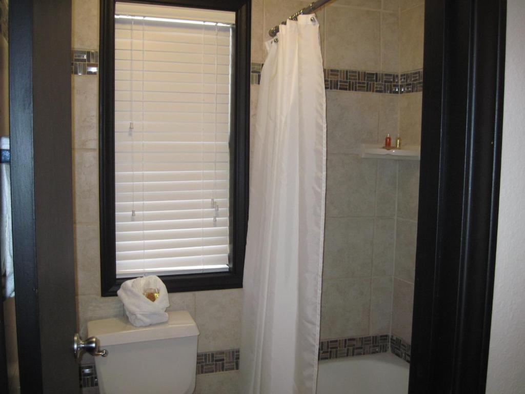 Deluxe Queen Room - Pet Friendly