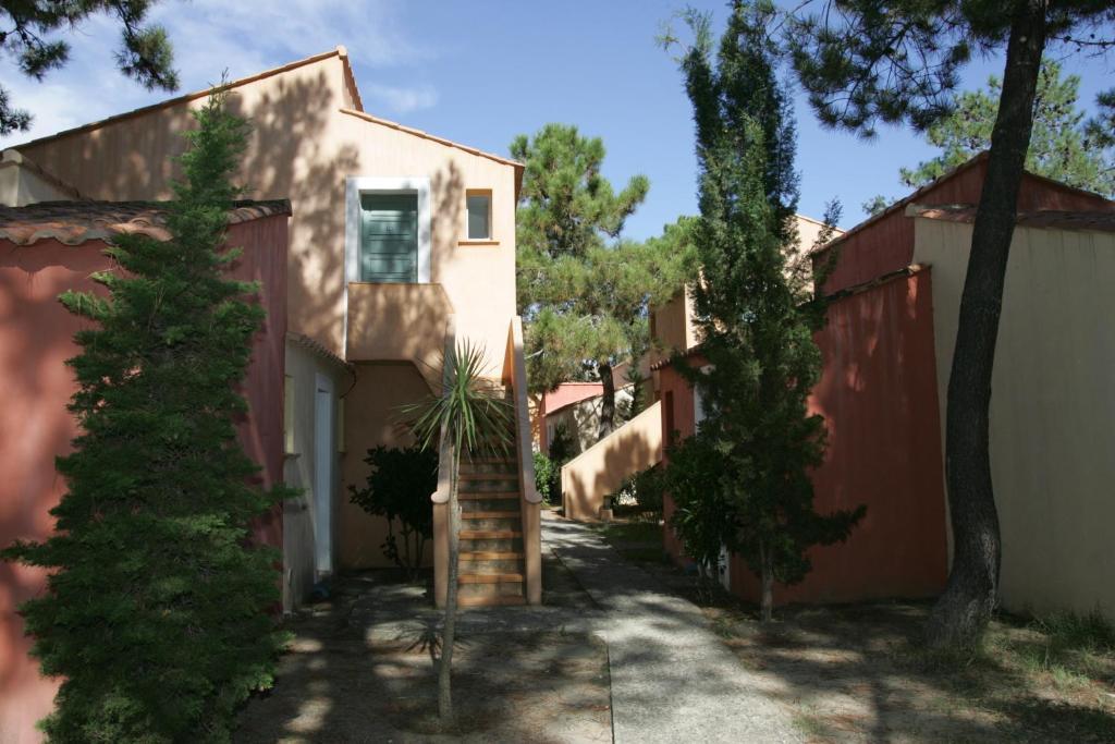 One-Bedroom Apartment (4 Adults + 2 Children)