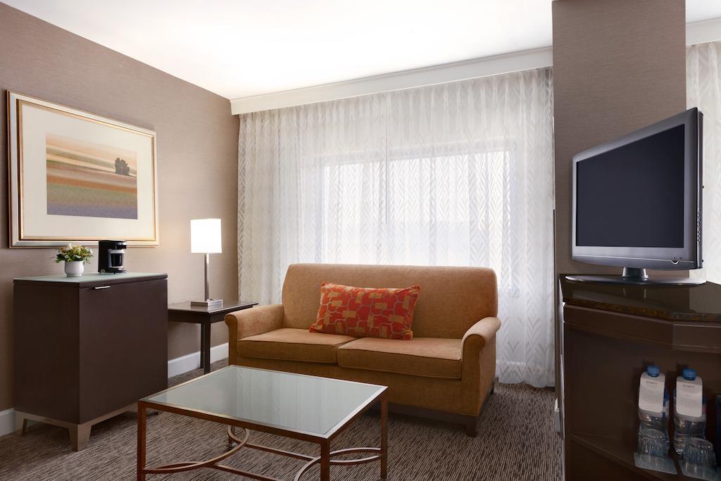 Queen Room with Accessible Shower - Disability Access