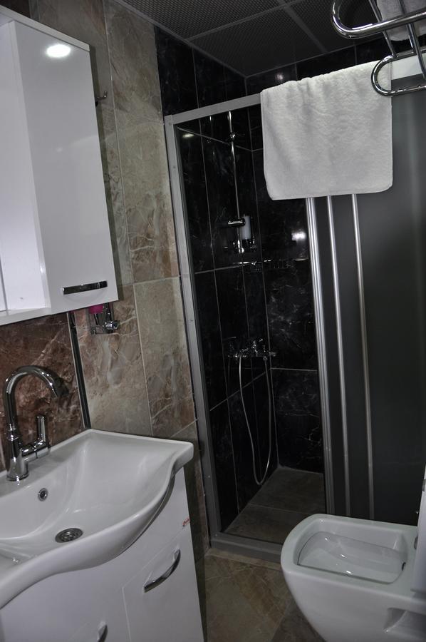 Small Double Room,636010275:JPEG