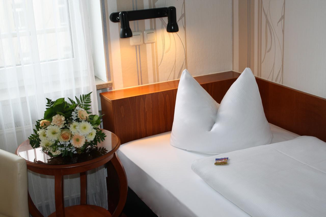 Single Room,1356667877:JPEG