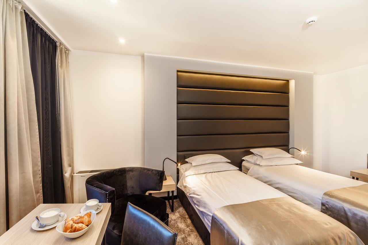 Superior Double or Twin Room with City View,636232230:JPEG