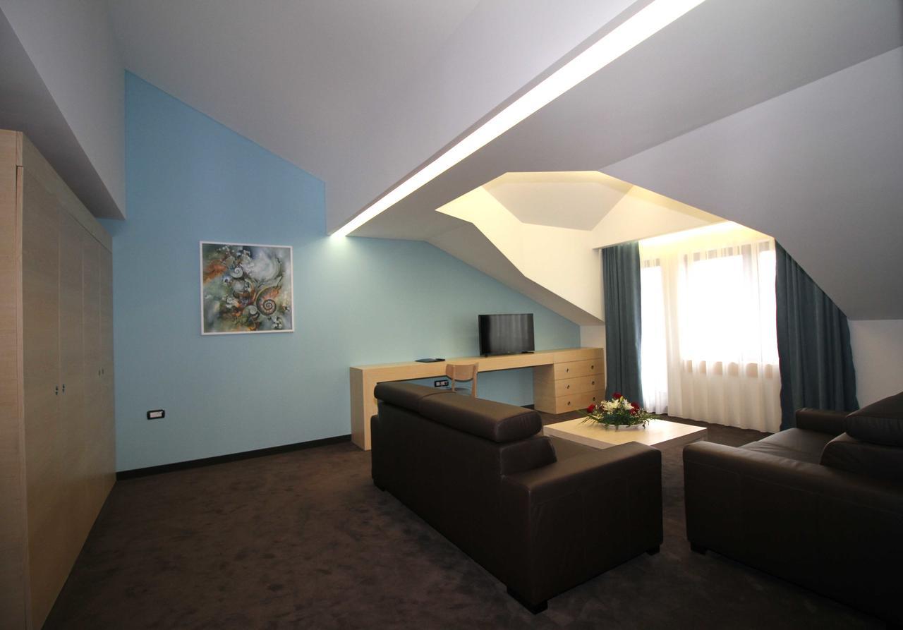 Premium Suite with Balcony