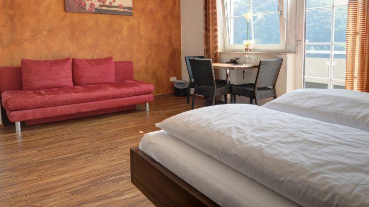Vierbettzimmer mit Balkon