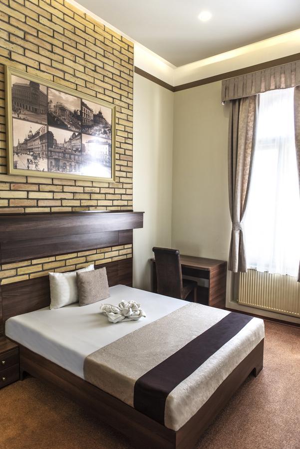 Single Room,636702375:JPEG