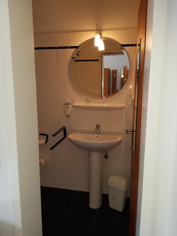 Single Room,636744432:JPEG