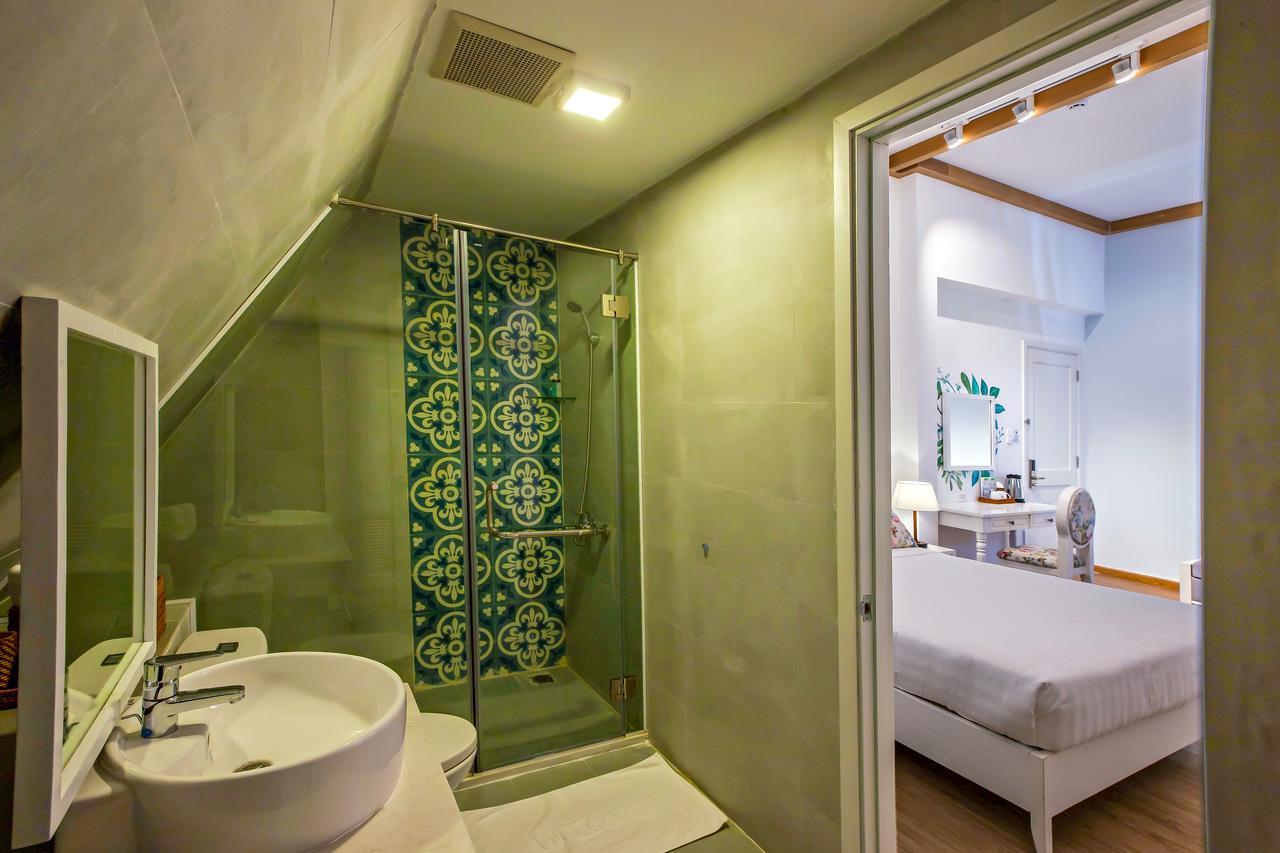 Queen Room with Balcony
