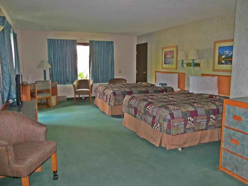 Deluxe Queen Suite - Non-Smoking