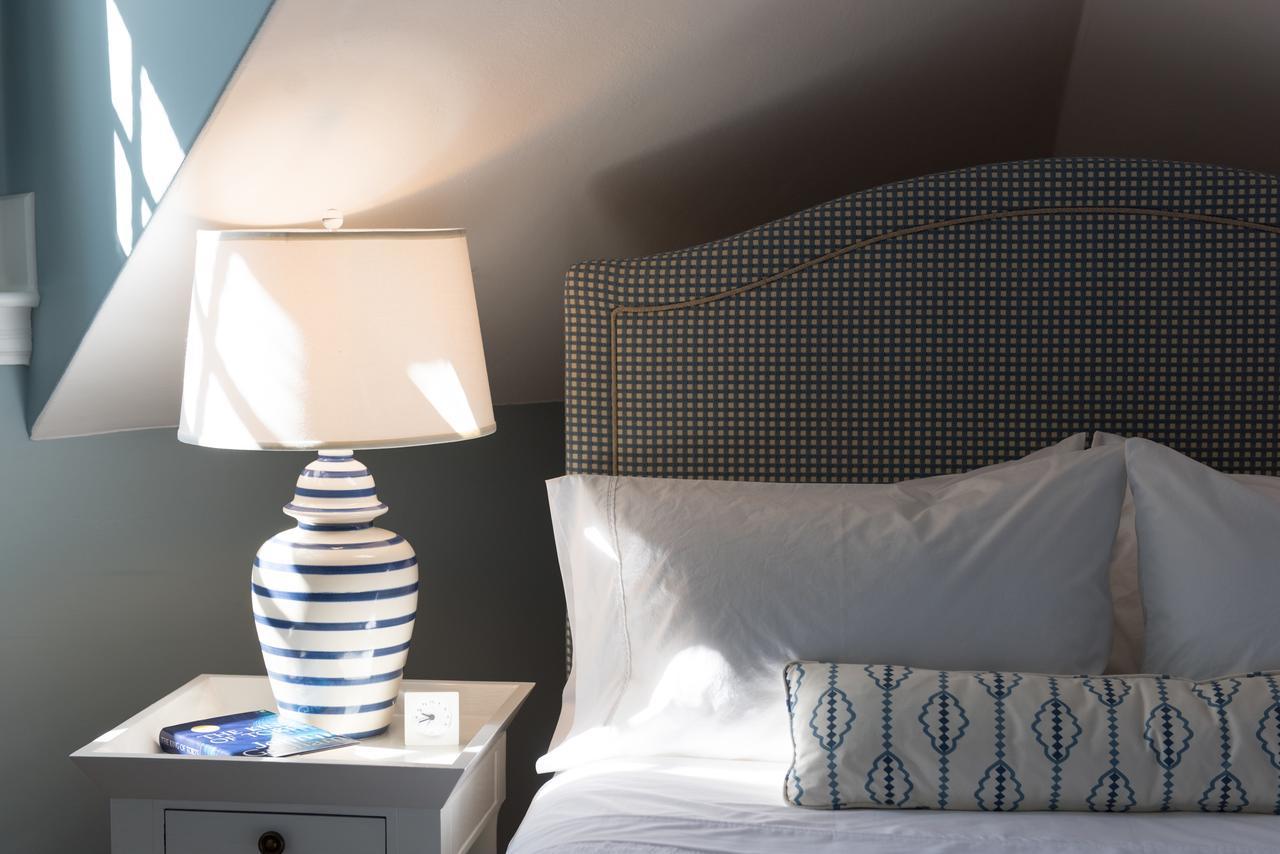 Deluxe Queen Suite