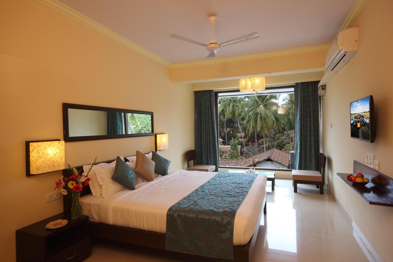 Deluxe Double Room with Pool View