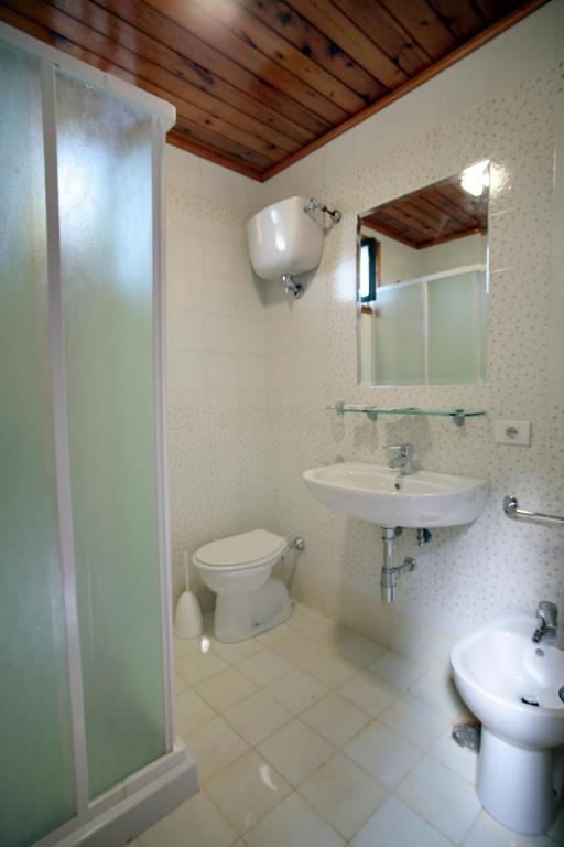 Bungalow with Kitchenette (2 Adults)