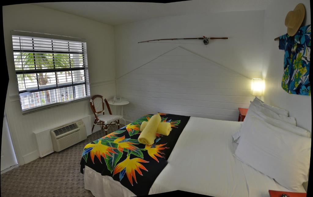 Queen Room with Courtyard View - Second Level,63931330:JPEG