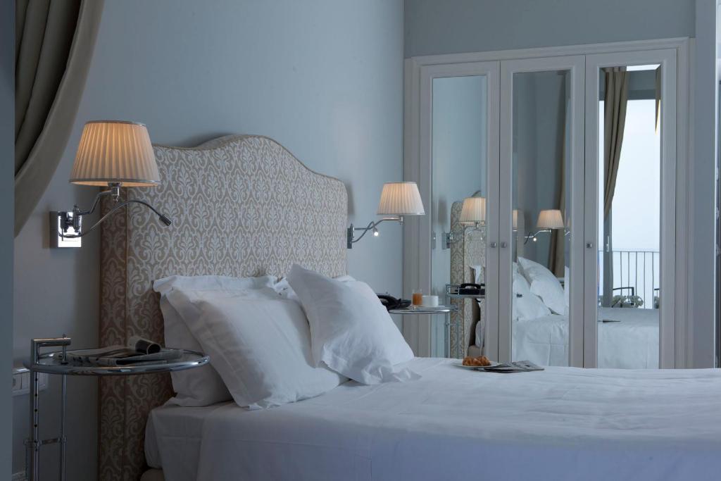 Classic Double Room with Sea View and Terrace