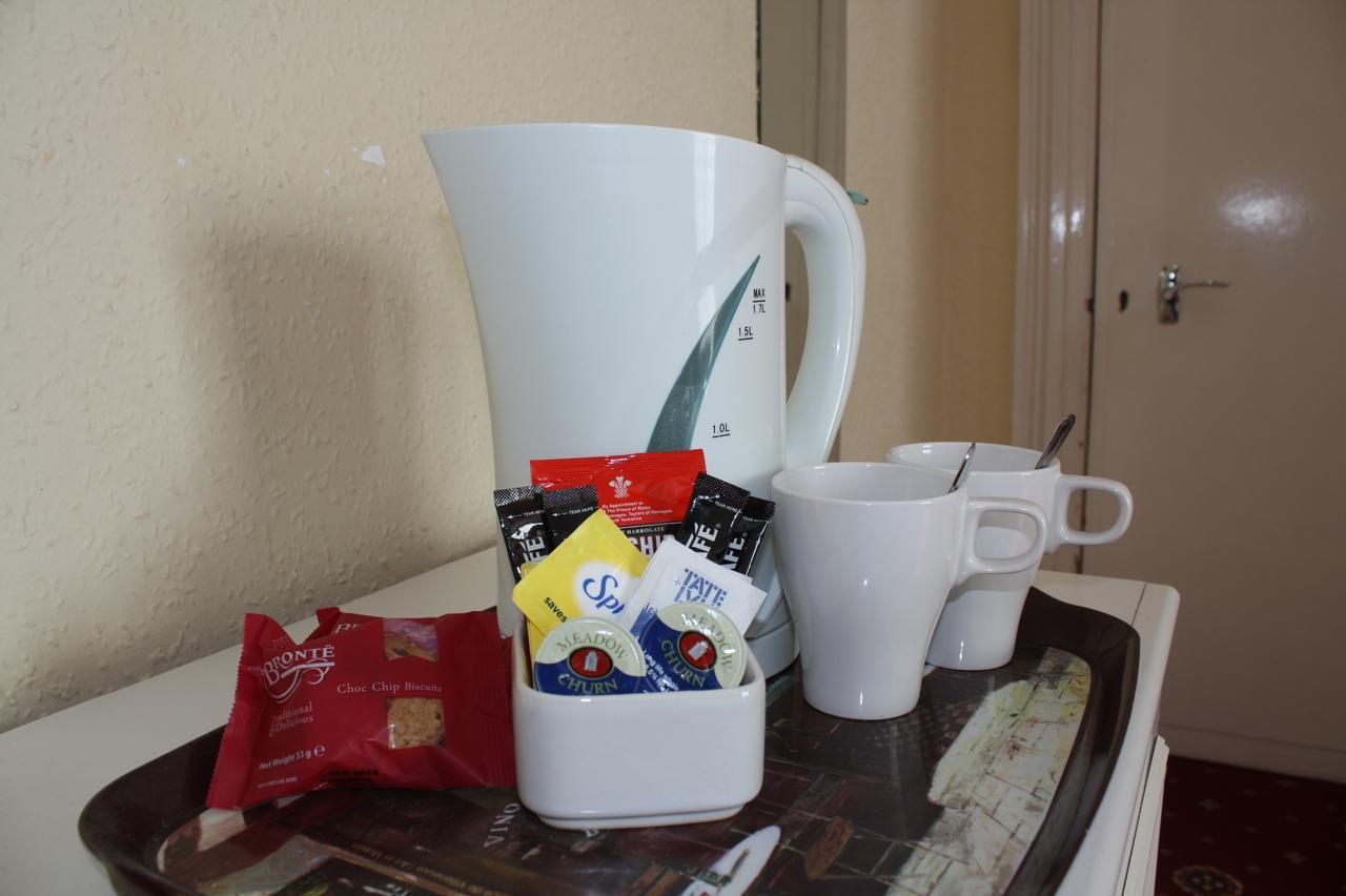 Small Twin Room- Ground floor - Dog Friendly