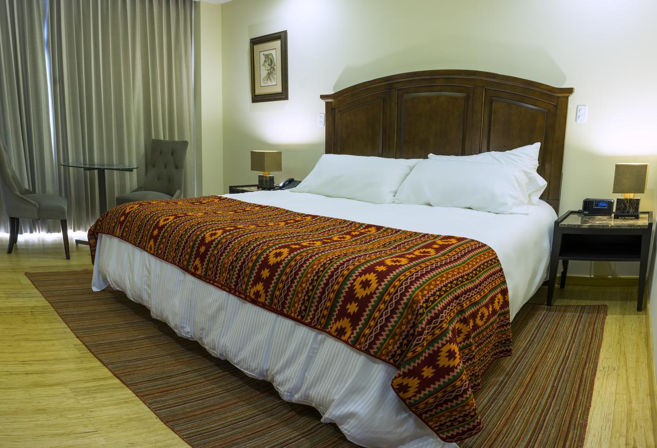 King Room Lake View,639240132:JPEG