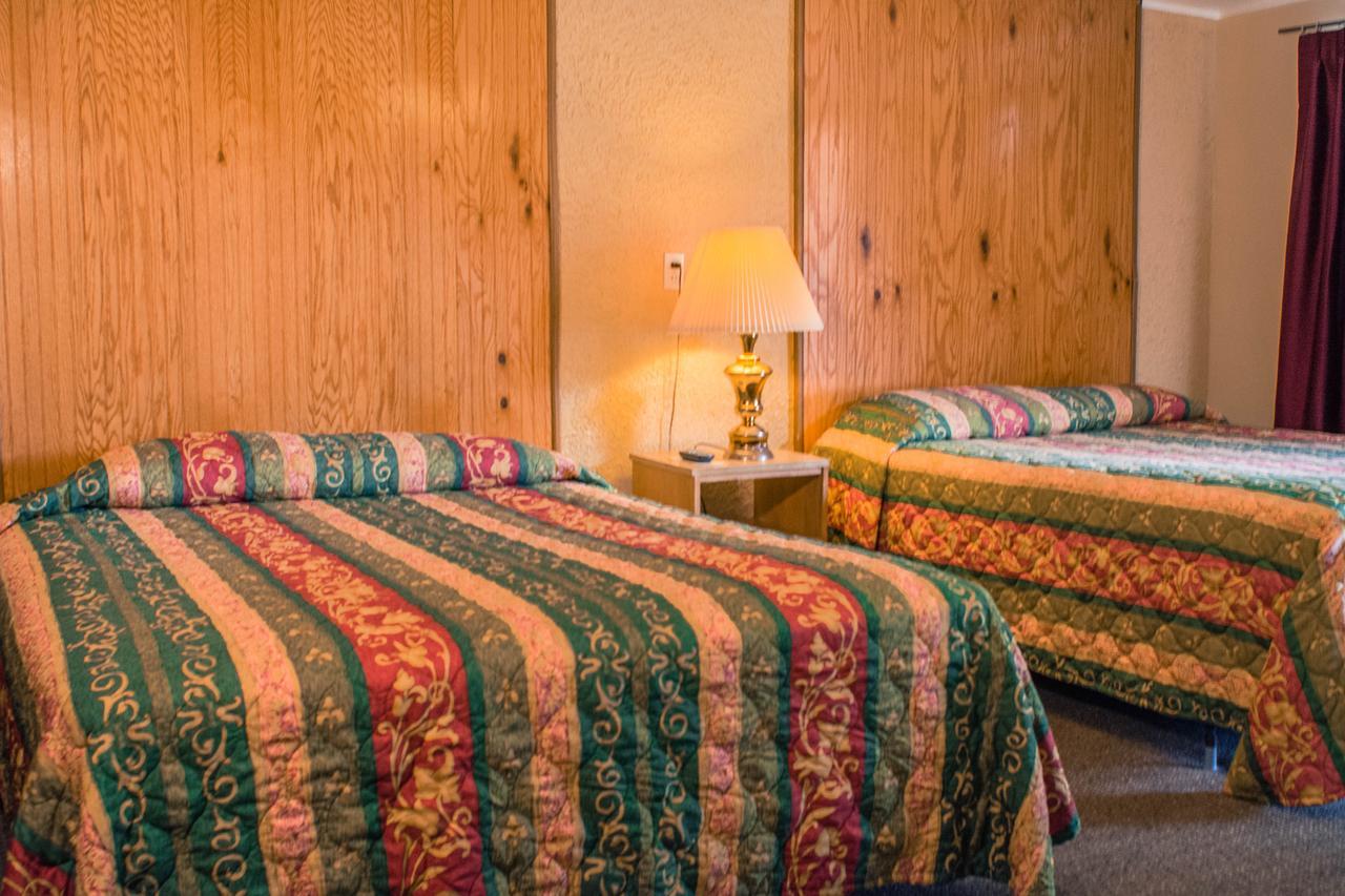 Queen Room with Two Queen Beds,655631274:JPEG