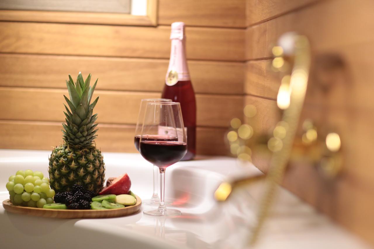 Deluxe Oda - Spa Küvetli, Havuz Manzaralı