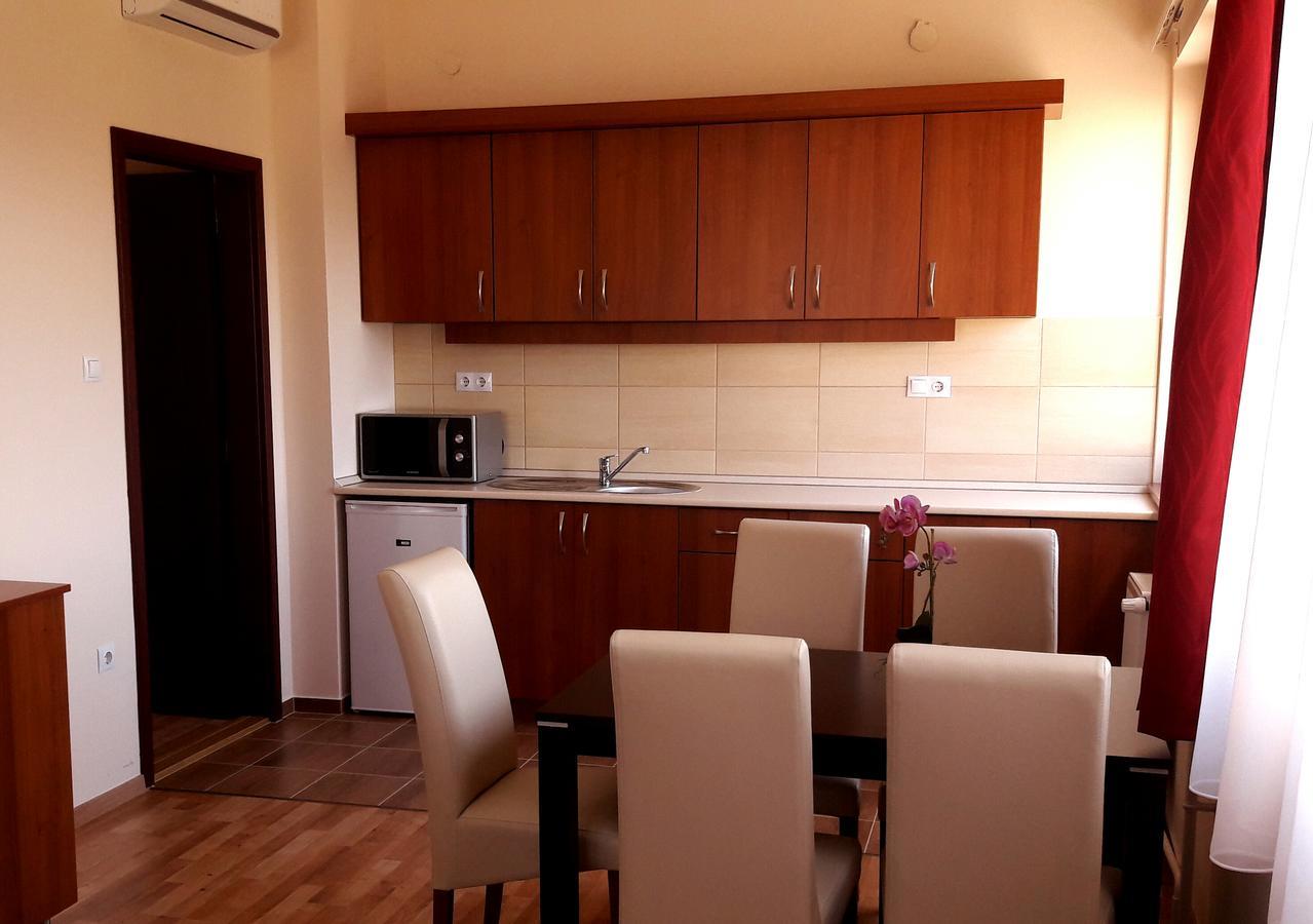 One-Bedroom Apartment,639679362:JPEG