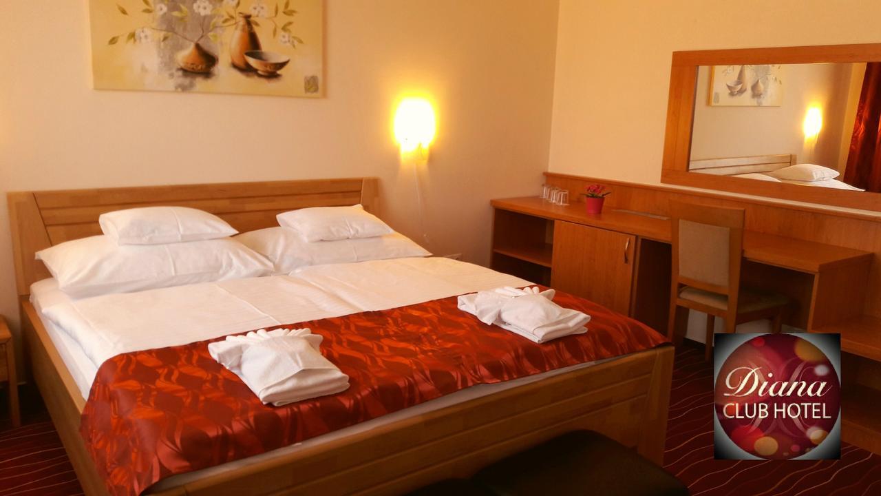 Superior Family Room,982132366:JPEG