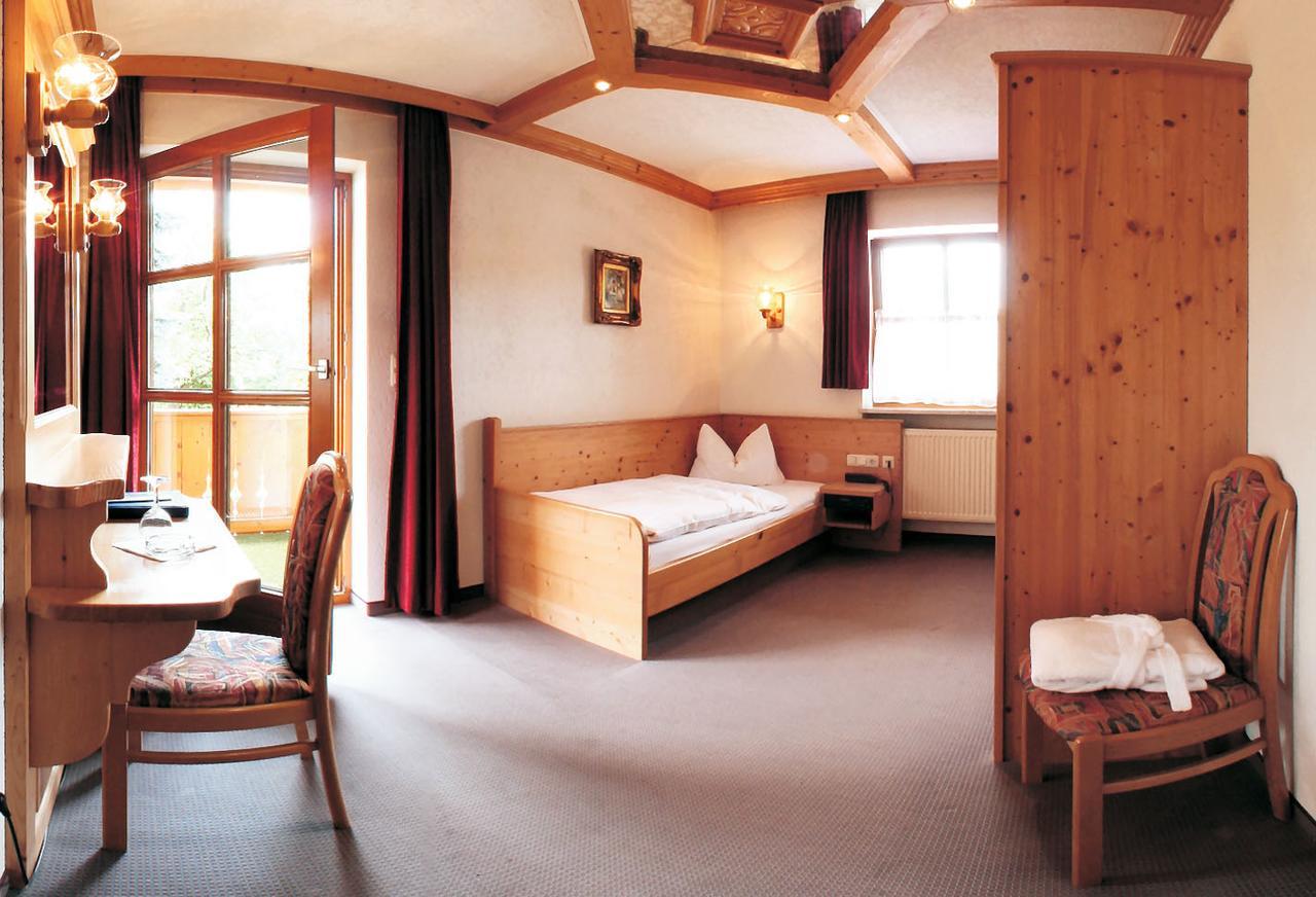 Single Room,1672576299:JPEG