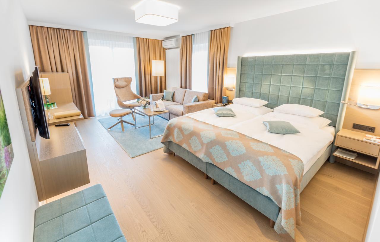 Junior Suite with Garden View
