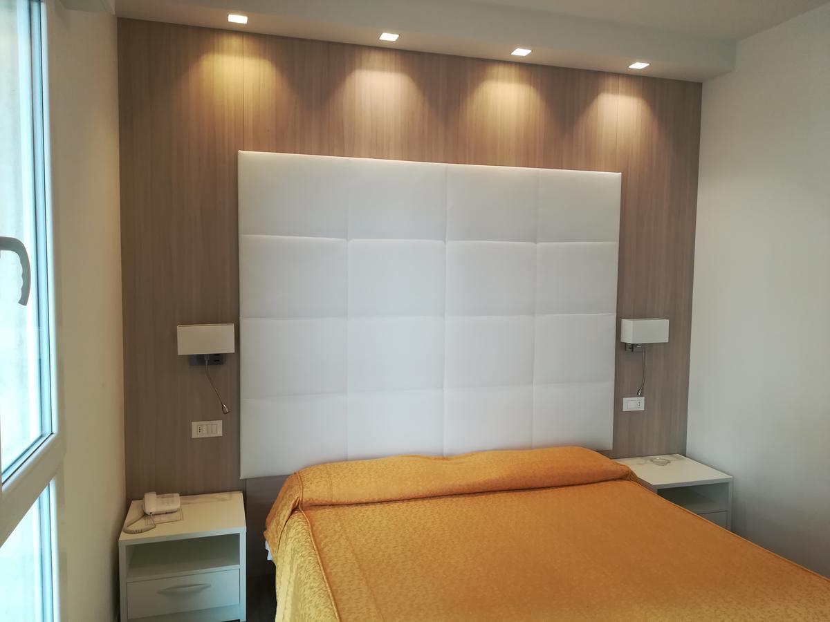 Superior Tweepersoonskamer met 1 of 2 Bedden en zijzicht op het meer