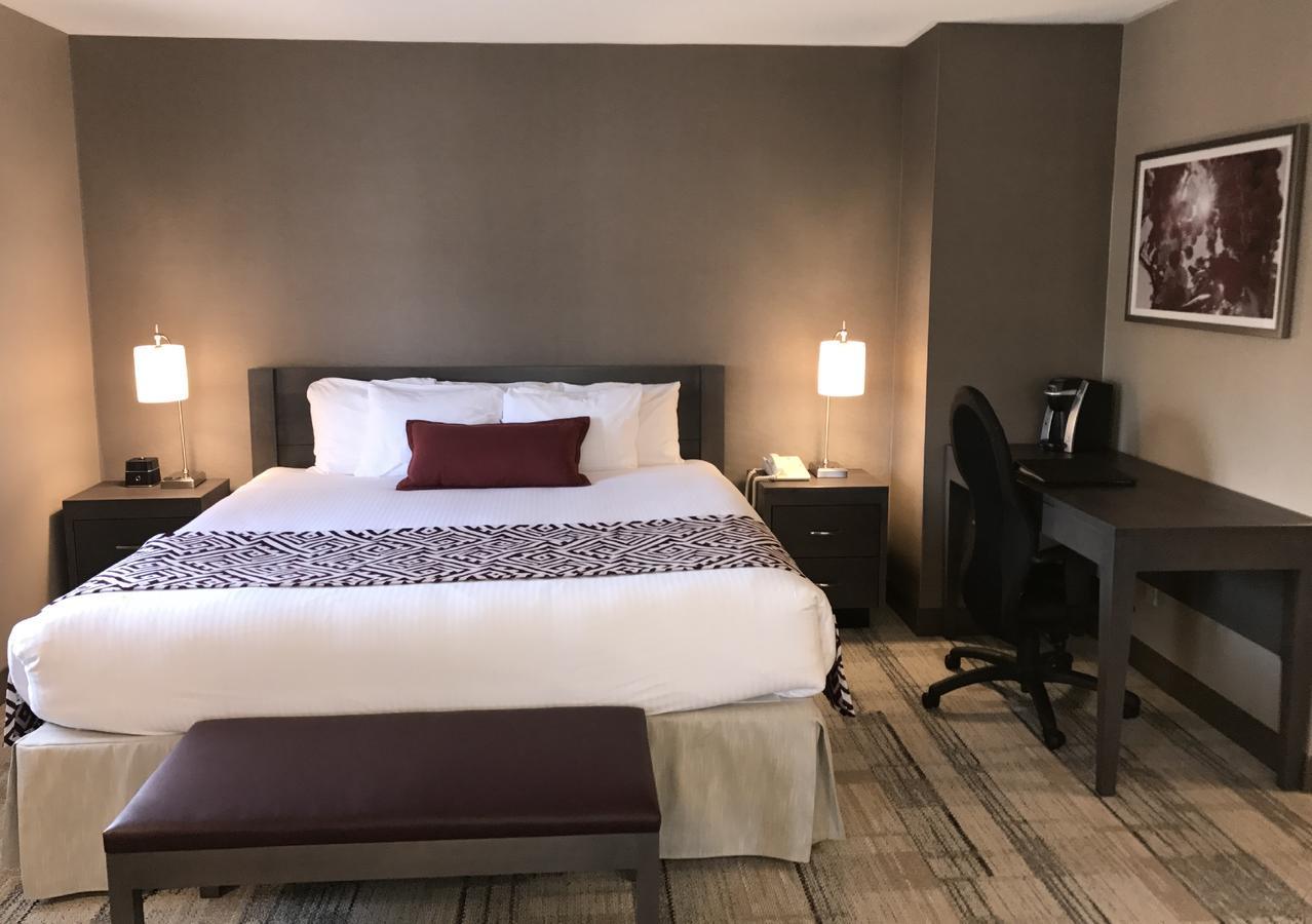 Suite mit Kingsize-Bett und Kamin