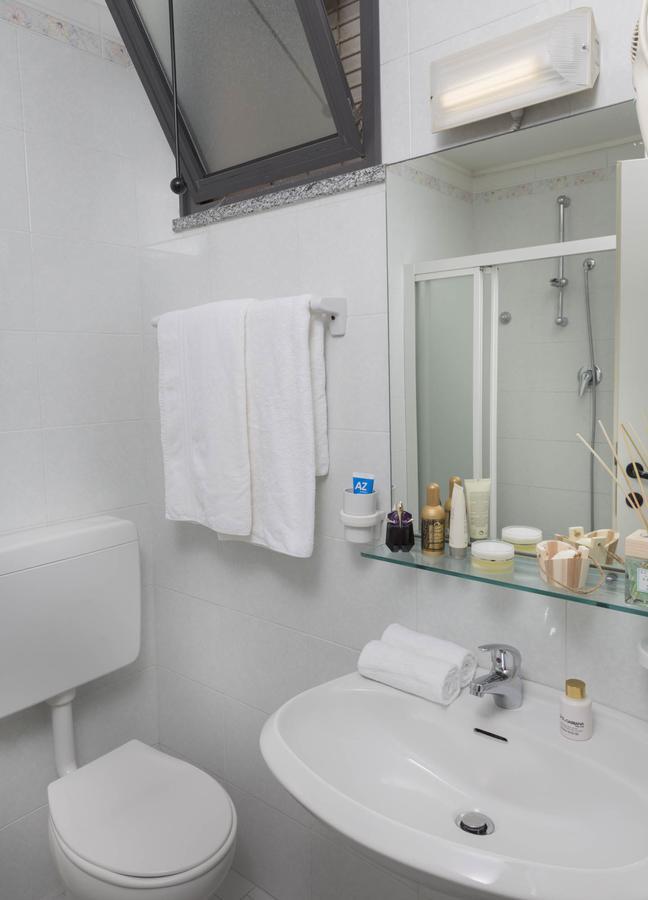 Double or Twin Room,640981971:JPEG