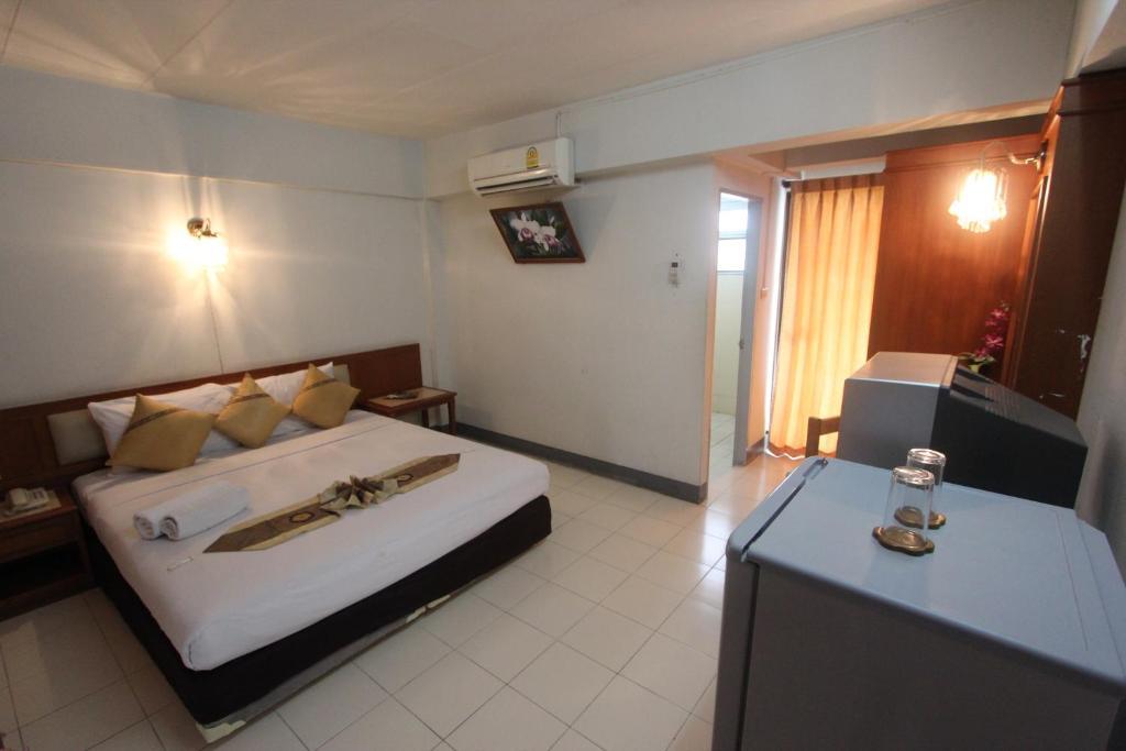 Standard Double or Twin Room,64169161:JPEG