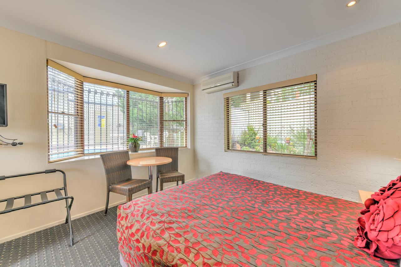 Deluxe Queen Room