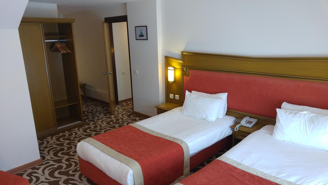 Family Room,641740548:JPEG