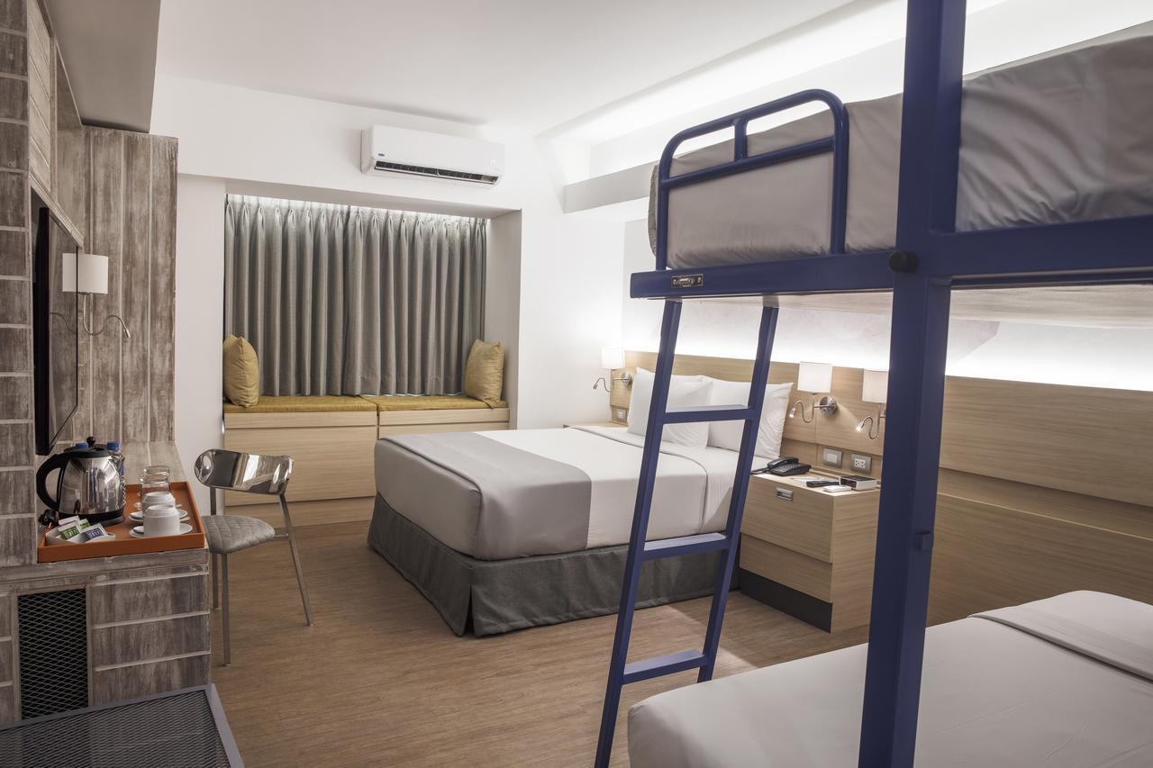 1 Queen and 1 Bunk Bed Family Room
