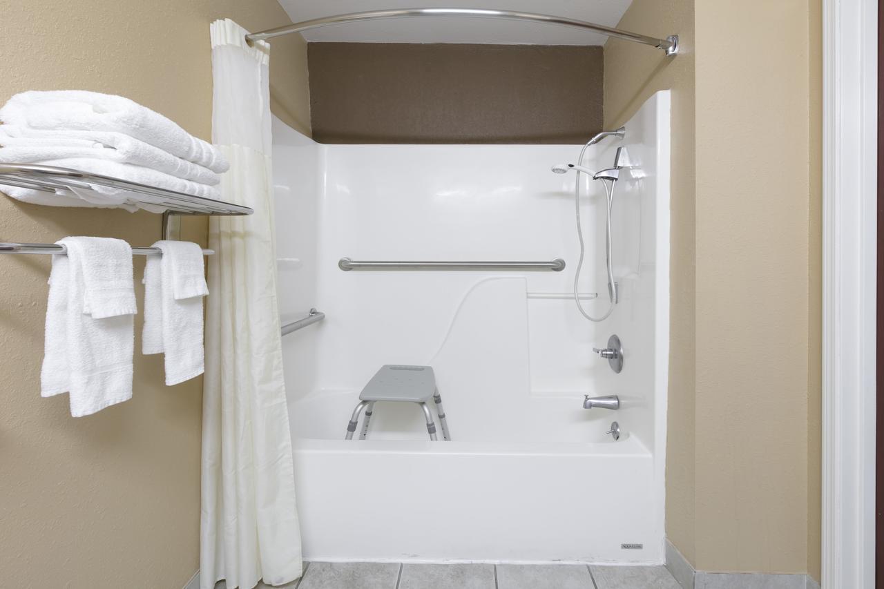 Queen Room - Disability Access/Non-Smoking