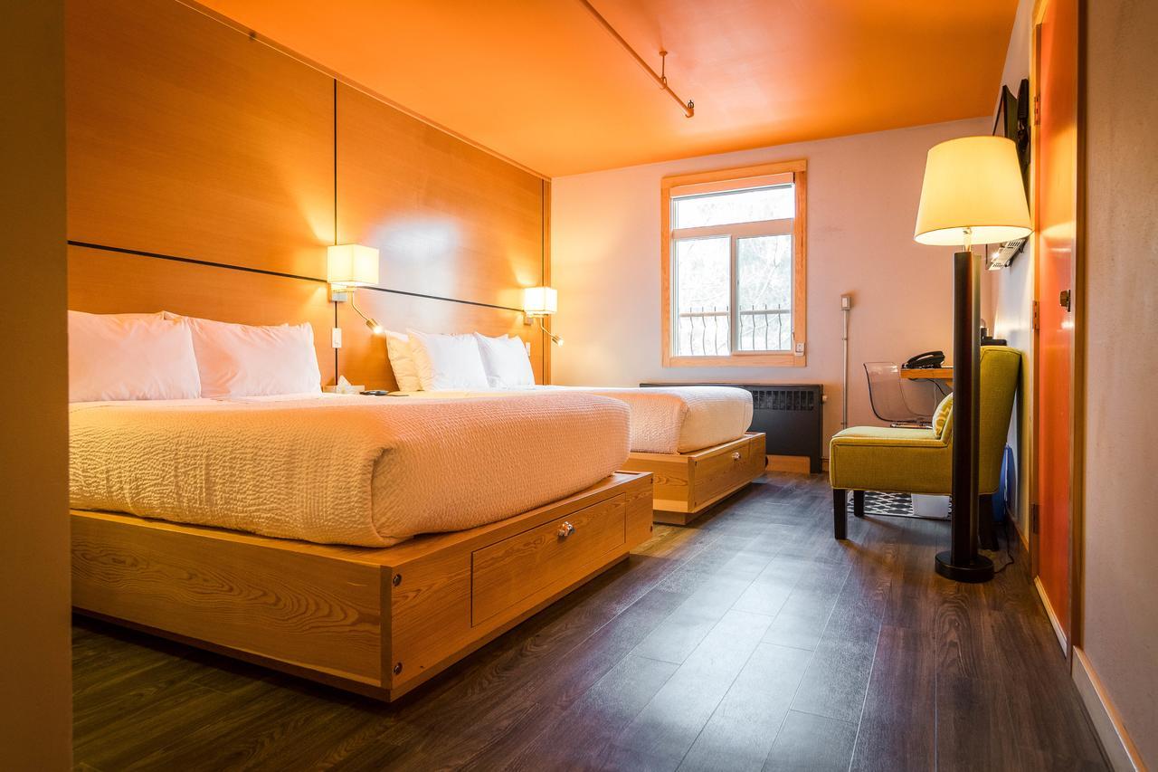 Deluxe Queen Room with Two Queen Beds