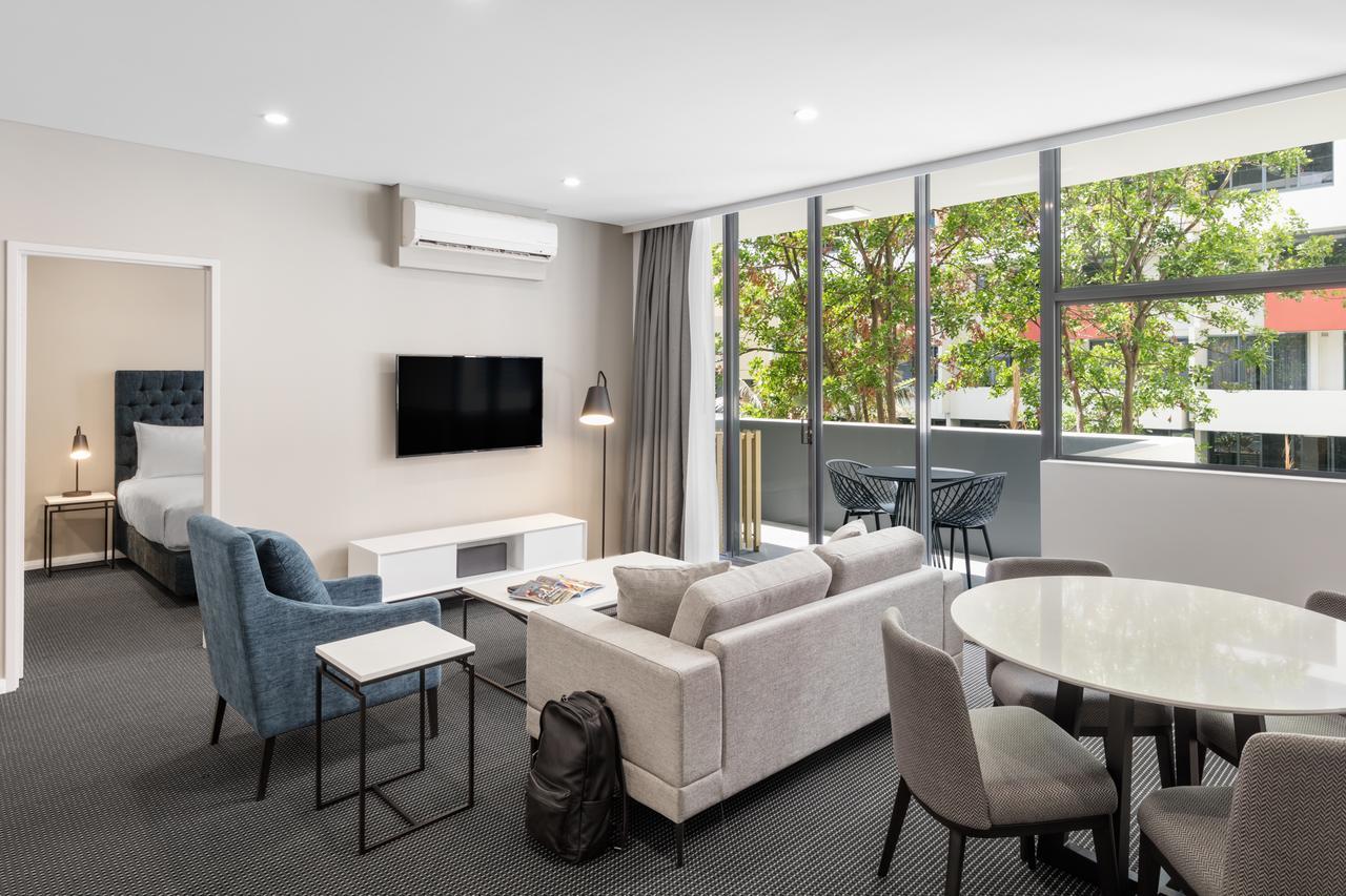 One Bedroom Modern Suite,642380268:JPEG