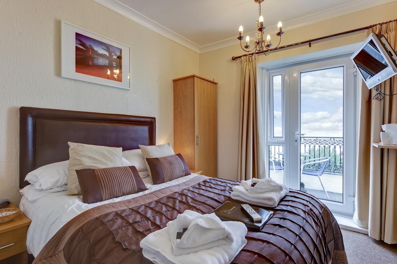Compact Double Room with Balcony and Sea View 2nd Floor