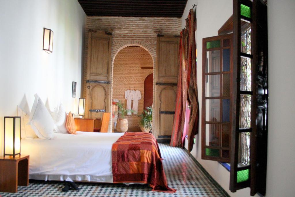 Red Double Room,692837328:JPEG