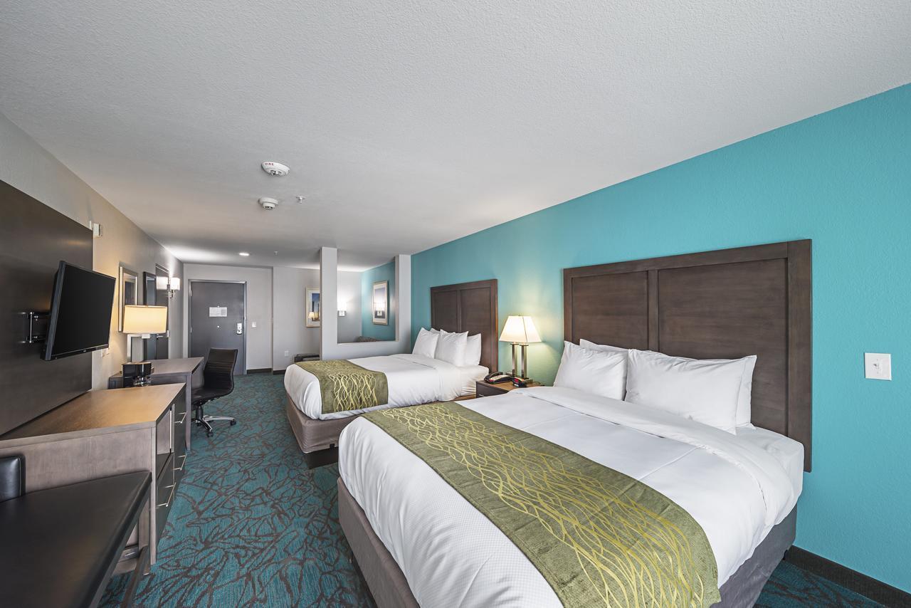 Queen Suite with Two Queen Beds - Accessible/Non-Smoking