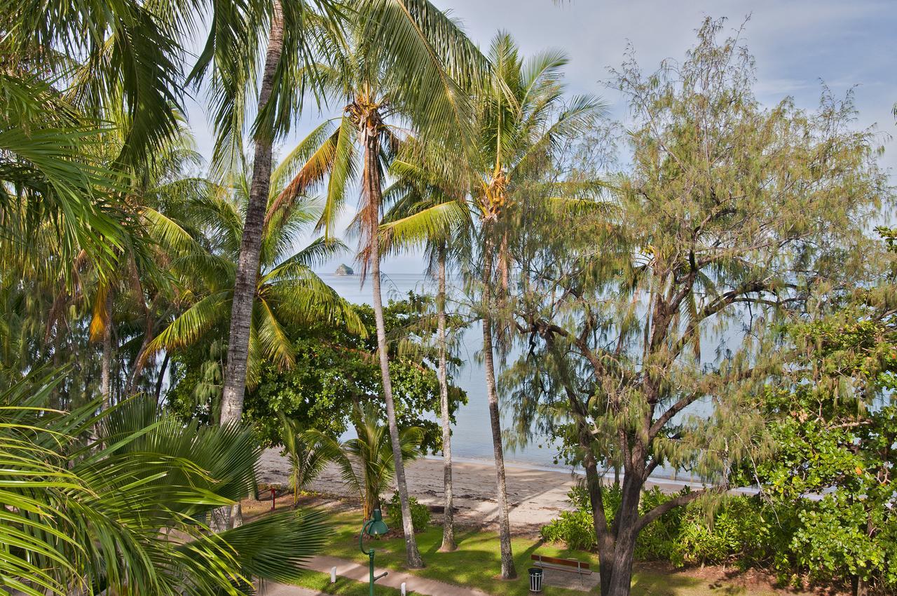One-Bedroom Apartment with Ocean View and Spa Bath - No Pets