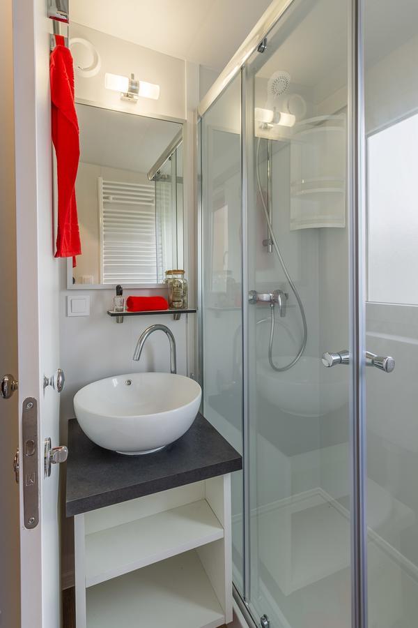 Deluxe Mobilheim mit 2 Schlafzimmern und Terrasse