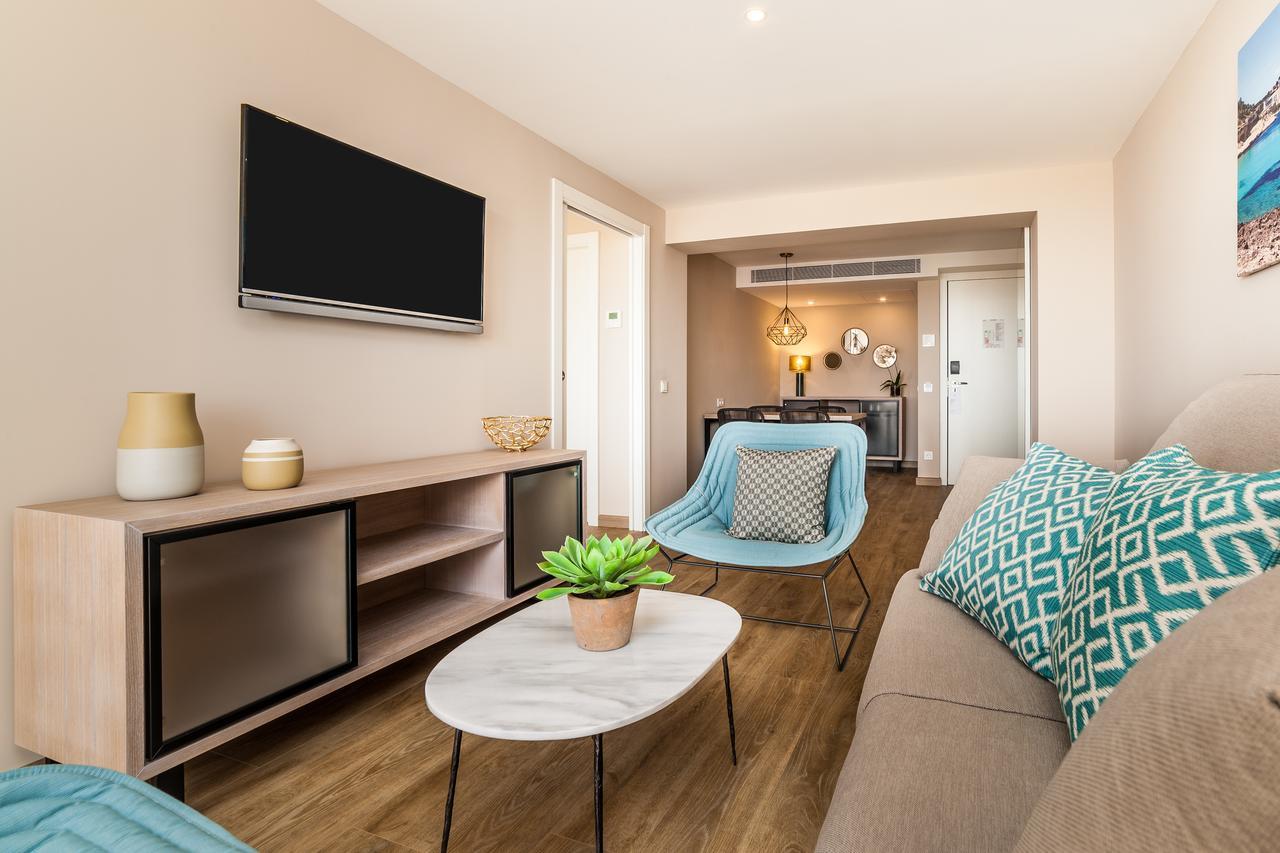 Suite,643889391:JPEG