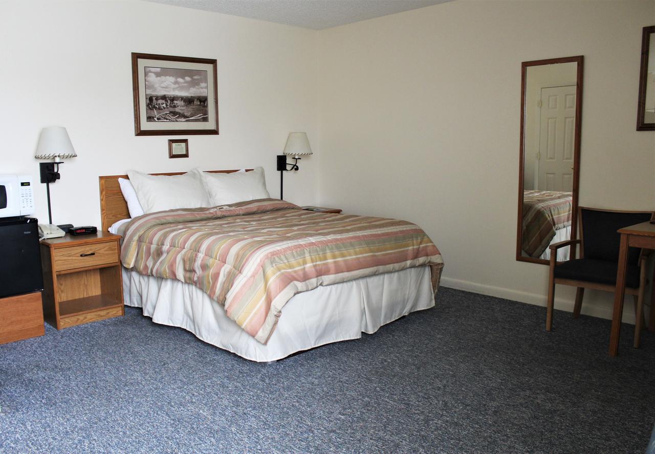 Queen Room - Non-Smoking