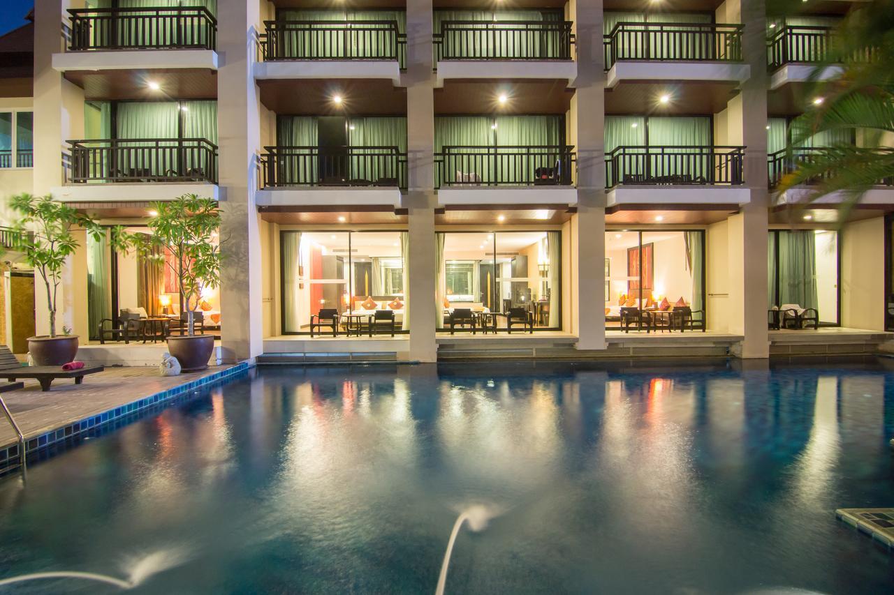 Junior Suite with Pool Access