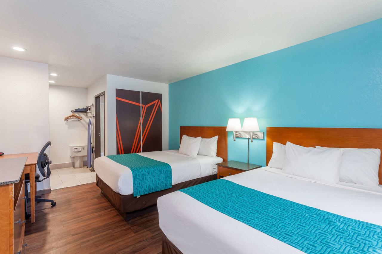 Queen Room with Two Queen Beds - Non-Smoking